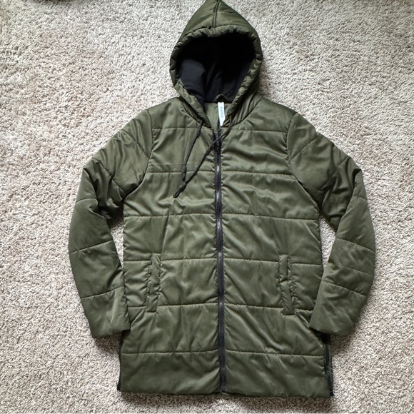 Fabletics Olive Green Puffer Coat – Women’s Size Medium - Picture 2 of 11